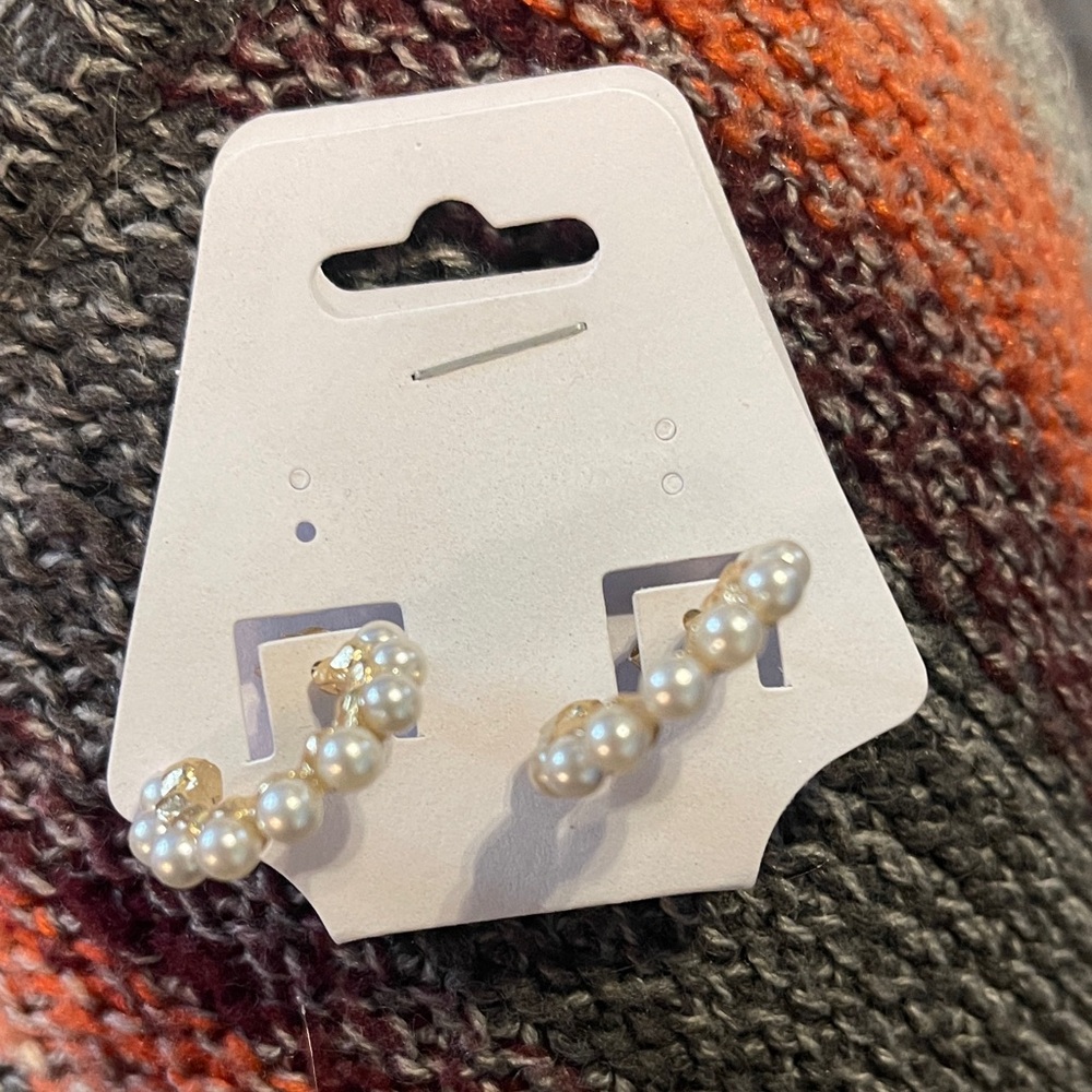Elegant Pearl and Gold Earrings